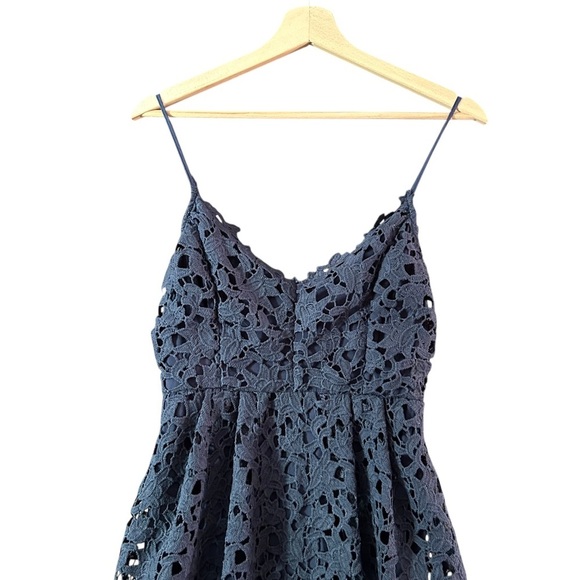 ASTR the label Womens Women's Sleeveless Lace Fit & Flare Midi Dress - Picture 8 of 16